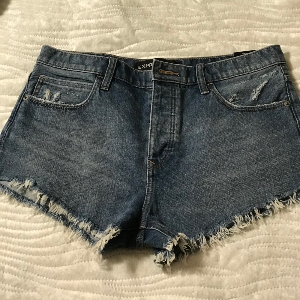 SOLD —-NWT ⭐️ Express Shorts size 8